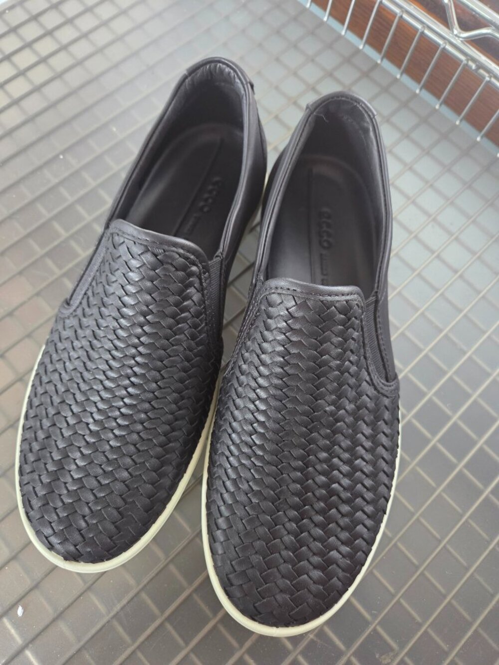 ECCO Soft 7 Woven Stone Black Leather Slip On Sneaker Women’s Size 7